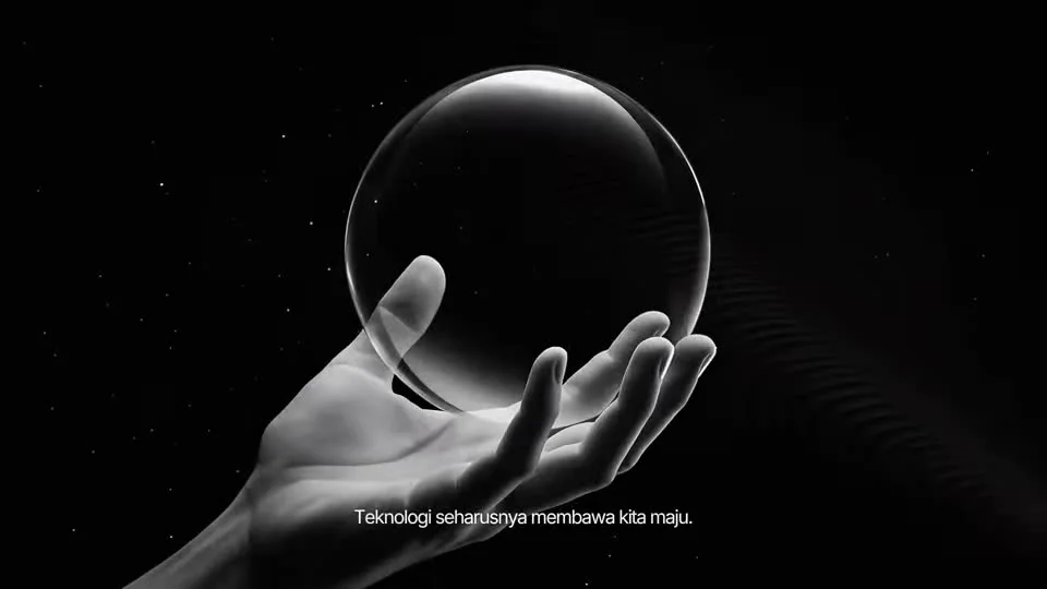 Quantum’s brand visual: a hand holding a glass sphere